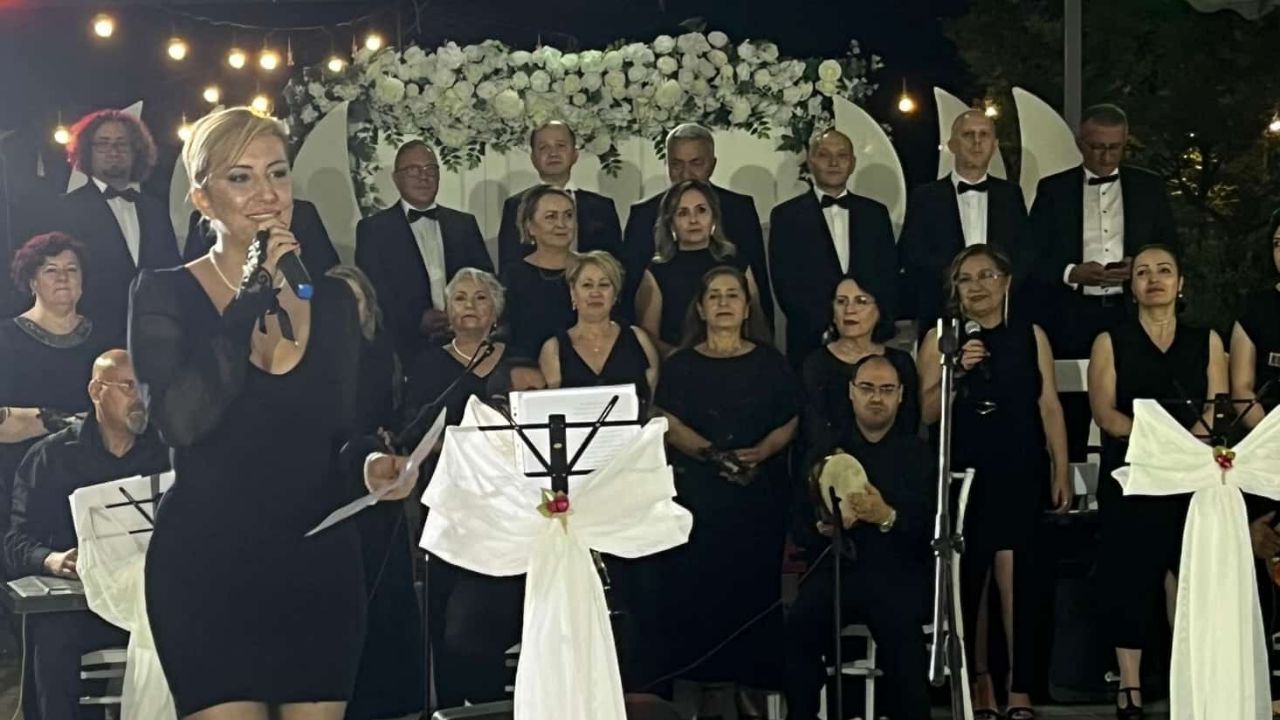 NOTALARLA KURULAN KÖPRÜ DÜZCE MUSİKİ DERNEĞİ YİNE SAHNEDEYDİ