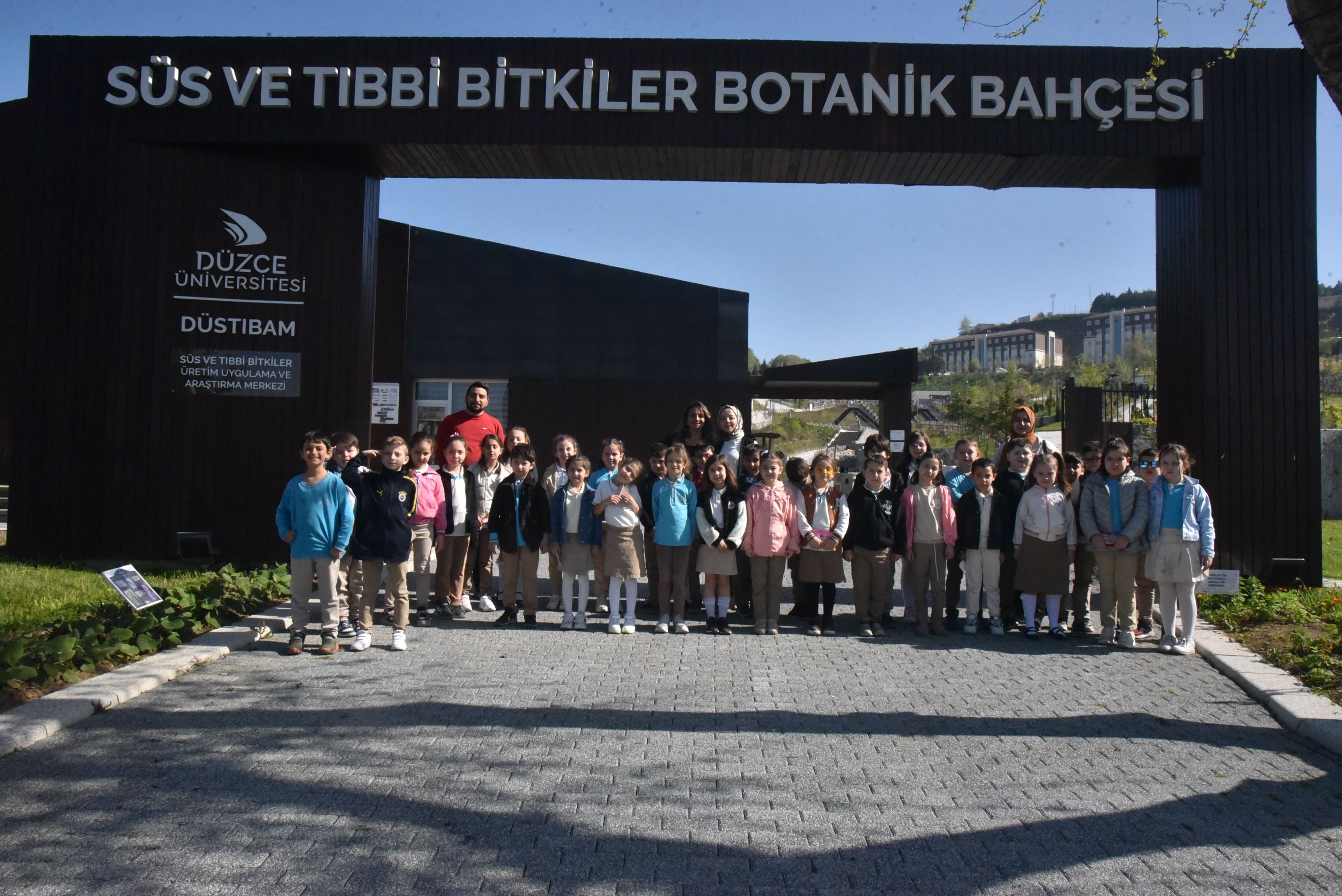 ÖĞRENCİLERİNDEN DÜZCE ÜNİVERSİTESİ'NE ZİYARET