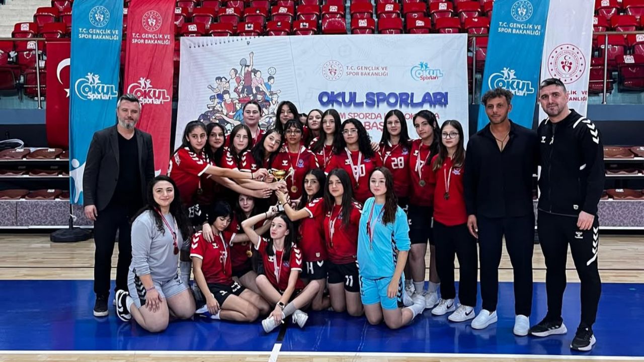 Okul Sporları Hentbol Müsabakaları Tamamlandı