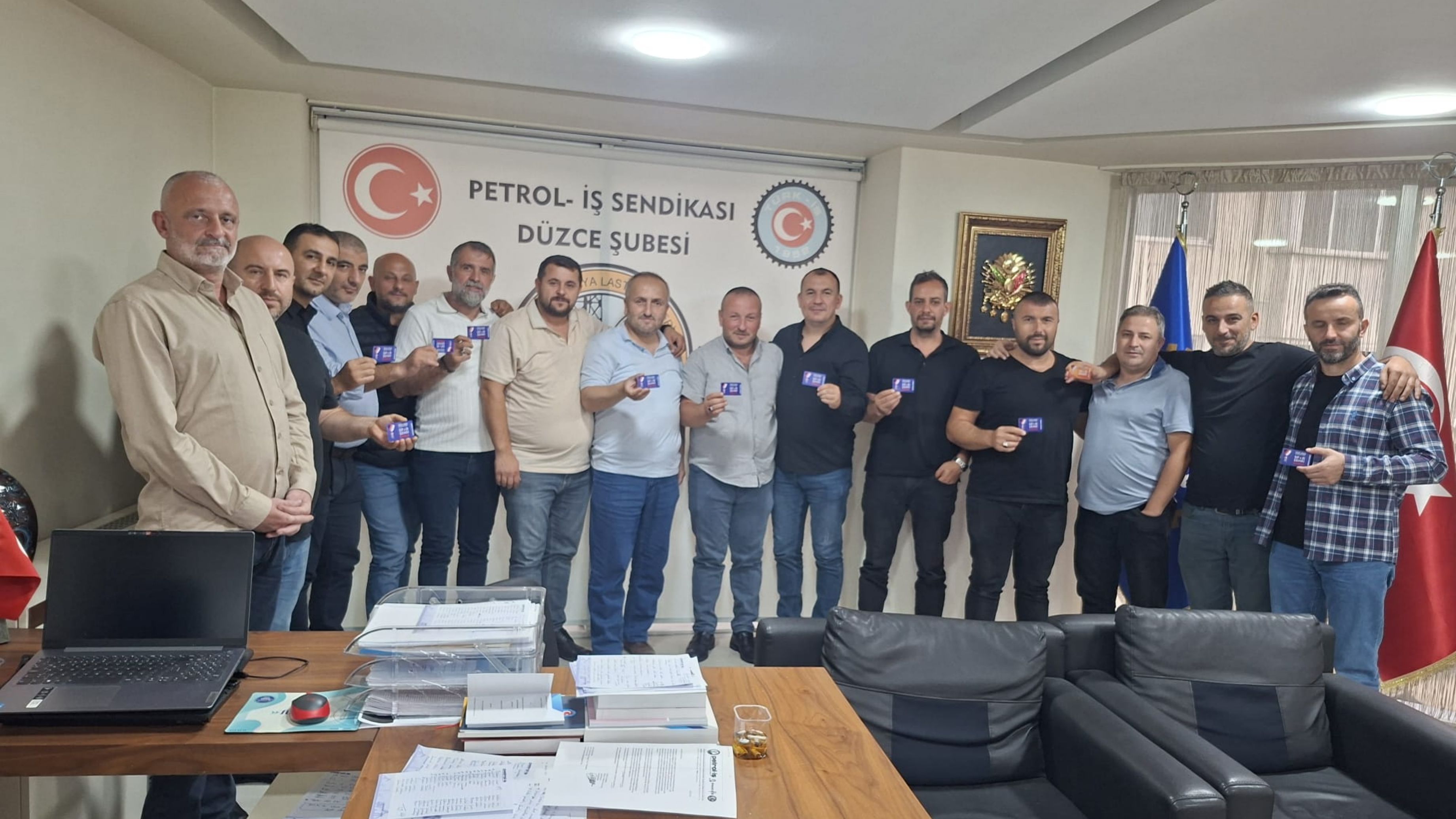 Petrol-İş Sendikası Düzce Şubesi, Düzcespor Kombine Biletlerini Aldı