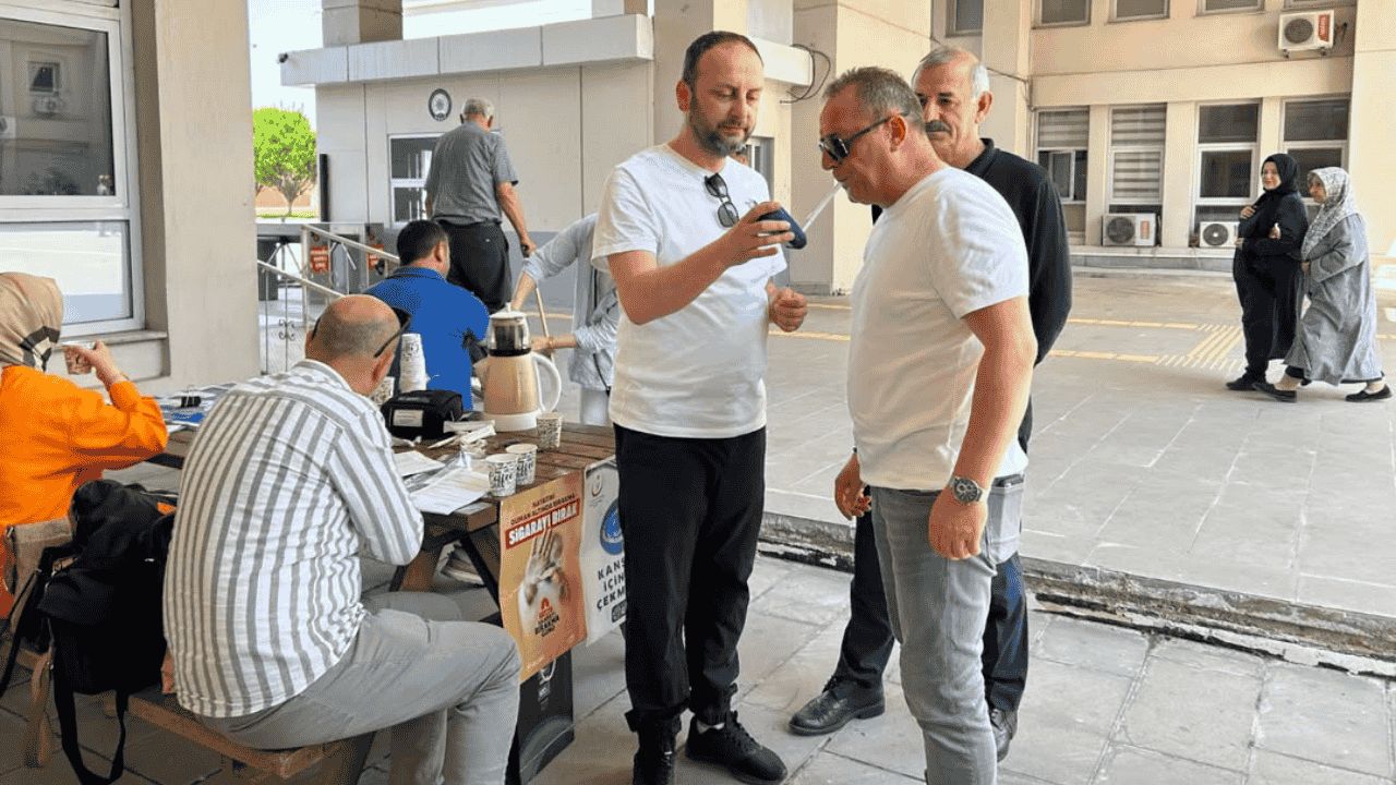 ''SİGARAYI BIRAK, HAYATINI DEĞİŞTİR'' FARKINDALIK ETKİNLİĞİ DÜZENLENDİ