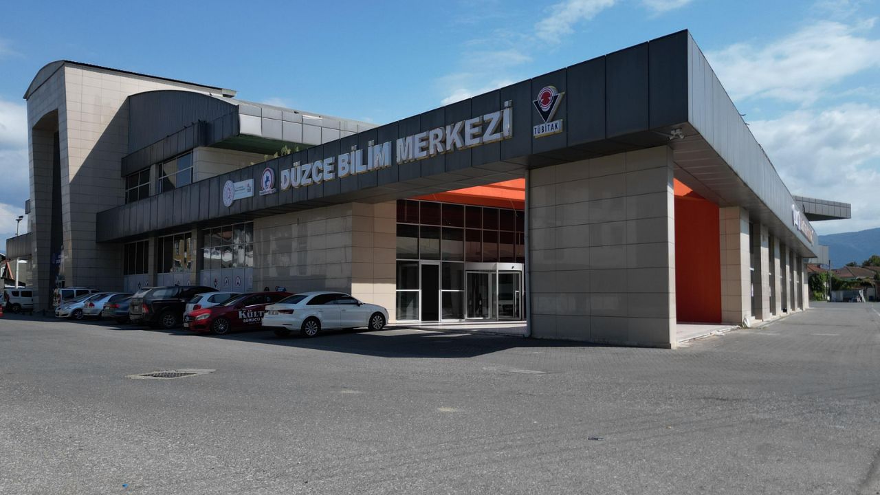 TÜBİTAK Destekli Yaz Akademileri Bu Yaz Düzce'de Ortaokul Öğrencilerini Bilimle Buluşturuyor