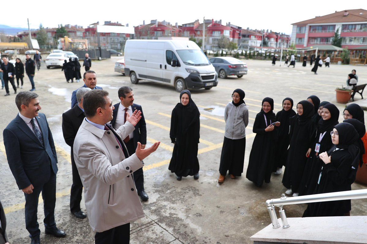 VALİ  ASLAN, YAPIMI DEVAM EDEN  EK BİNADA İNCELEMELER BULUNDU