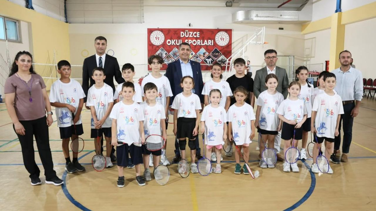 Vali Aslan, Yaz Spor Okulları'nı Ziyaret Etti ''Gençlerin Enerjisi Gurur Verici''
