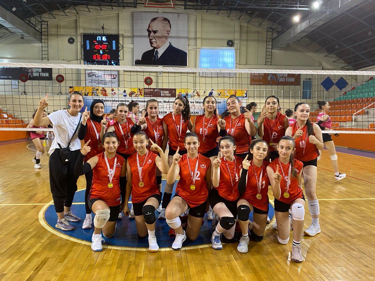 Voleybolda Düzce'ye 2 Madalya