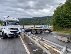D-655’te Tır Kazası: Akçakoca İstikametinde Trafik Durdu