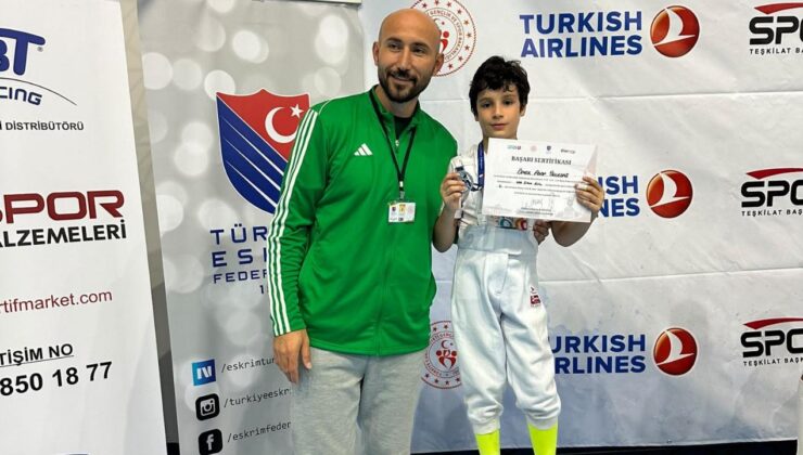 Düzceli Eskrimci Ömer Asaf Yücedağ Türkiye İkincisi Oldu